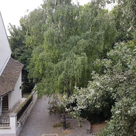 Stylish Historic Flat For 4 In Heart Of Oldbuda Budapest Ngoại thất bức ảnh